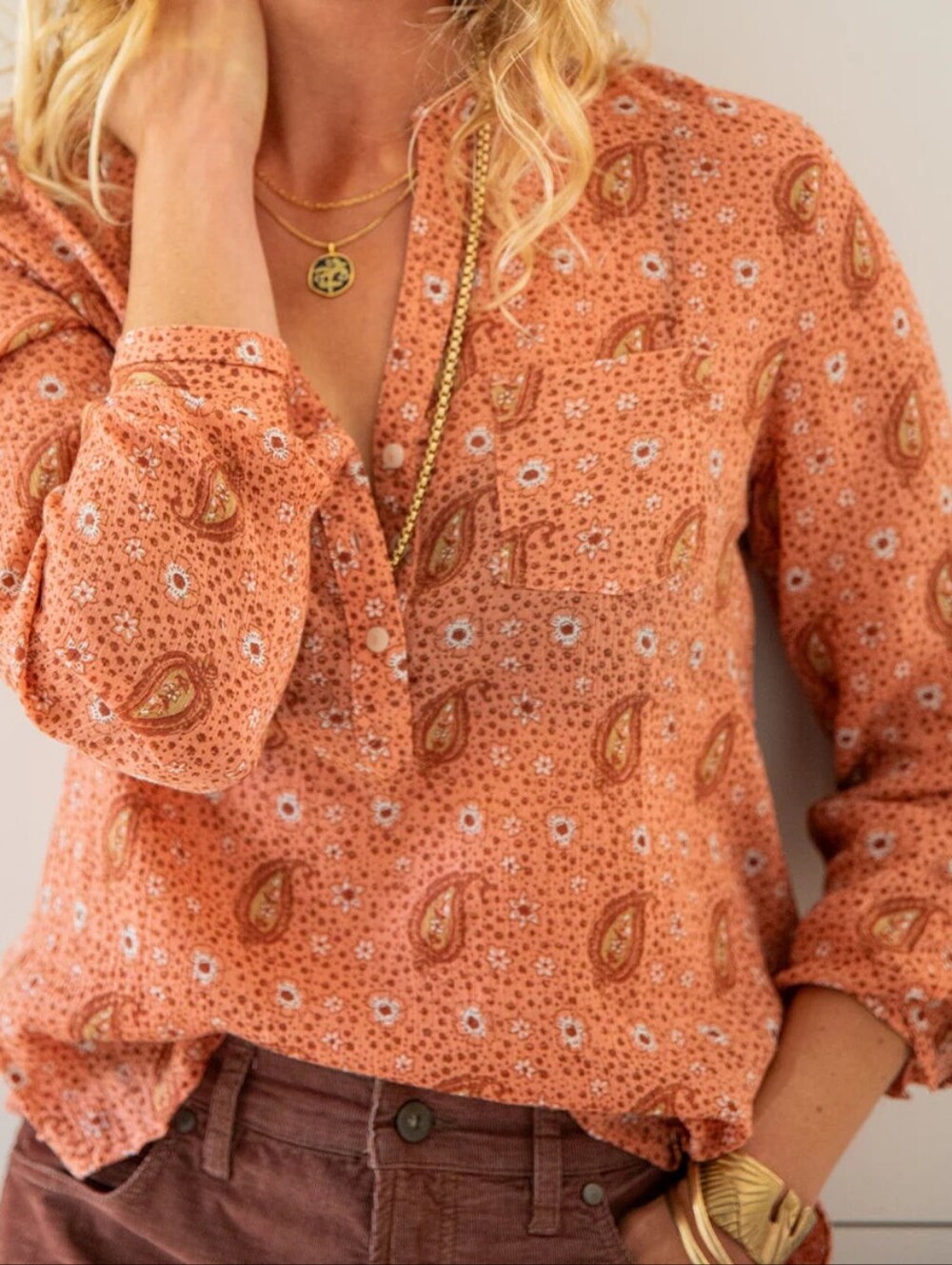 CARVE DESIGNS Dylan Gauze Shirt Henna Paisley Orange Size Medium Organic Cotton